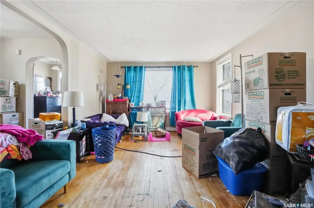 2512 Garnet Street Regina SK S4T 3A4