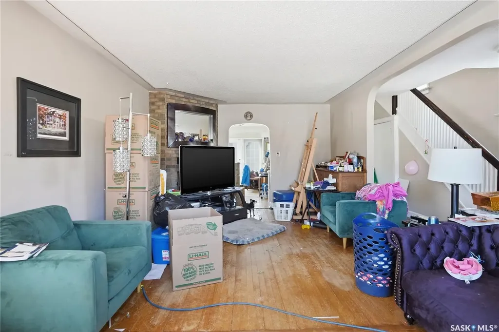 2512 Garnet Street Regina SK S4T 3A4