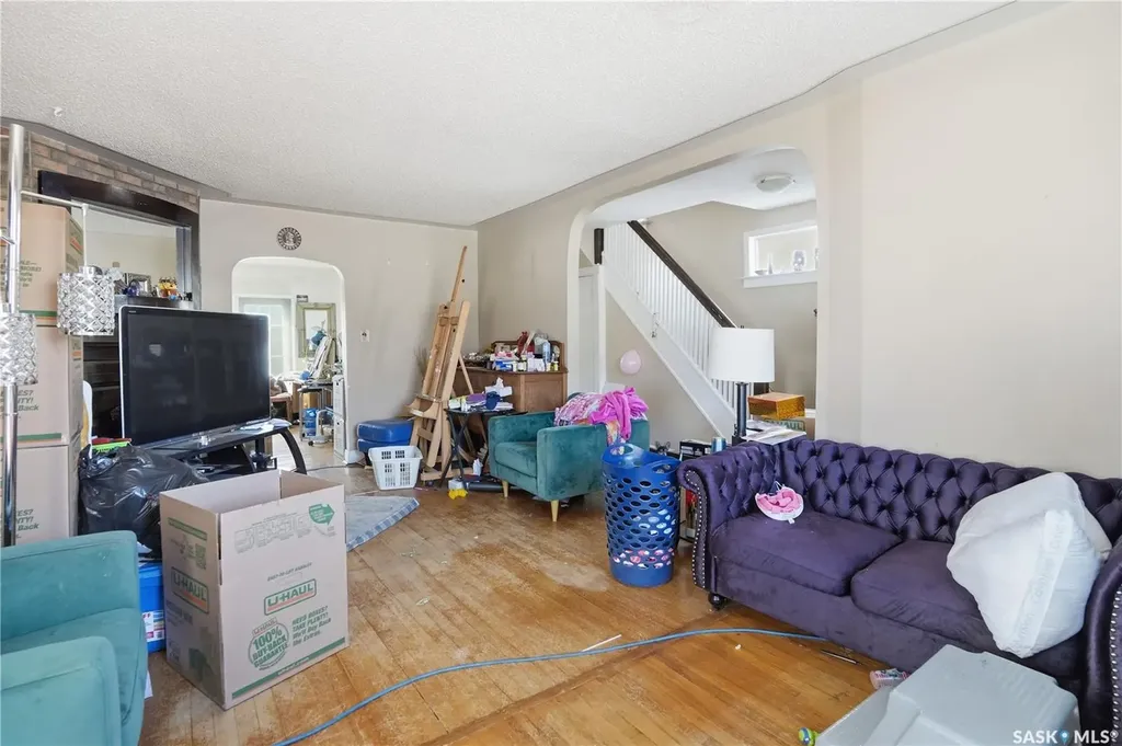 2512 Garnet Street Regina SK S4T 3A4