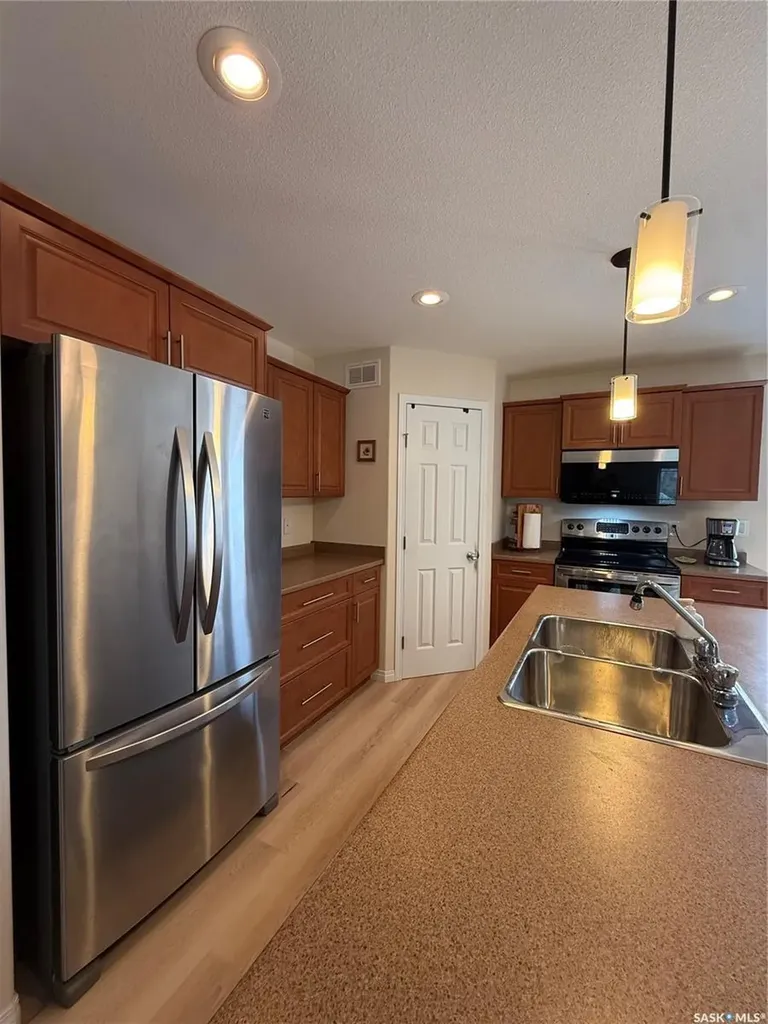 425 Y Avenue S Saskatoon SK S7M 3J8