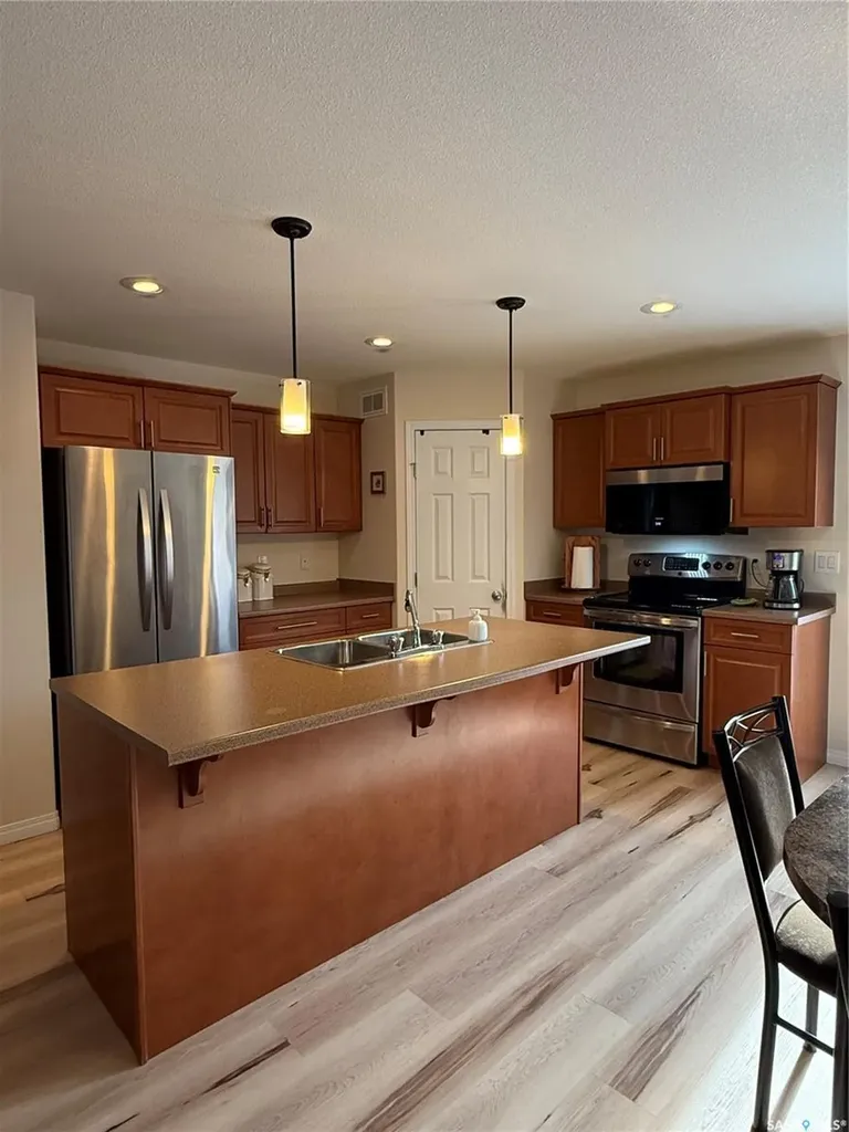 425 Y Avenue S Saskatoon SK S7M 3J8