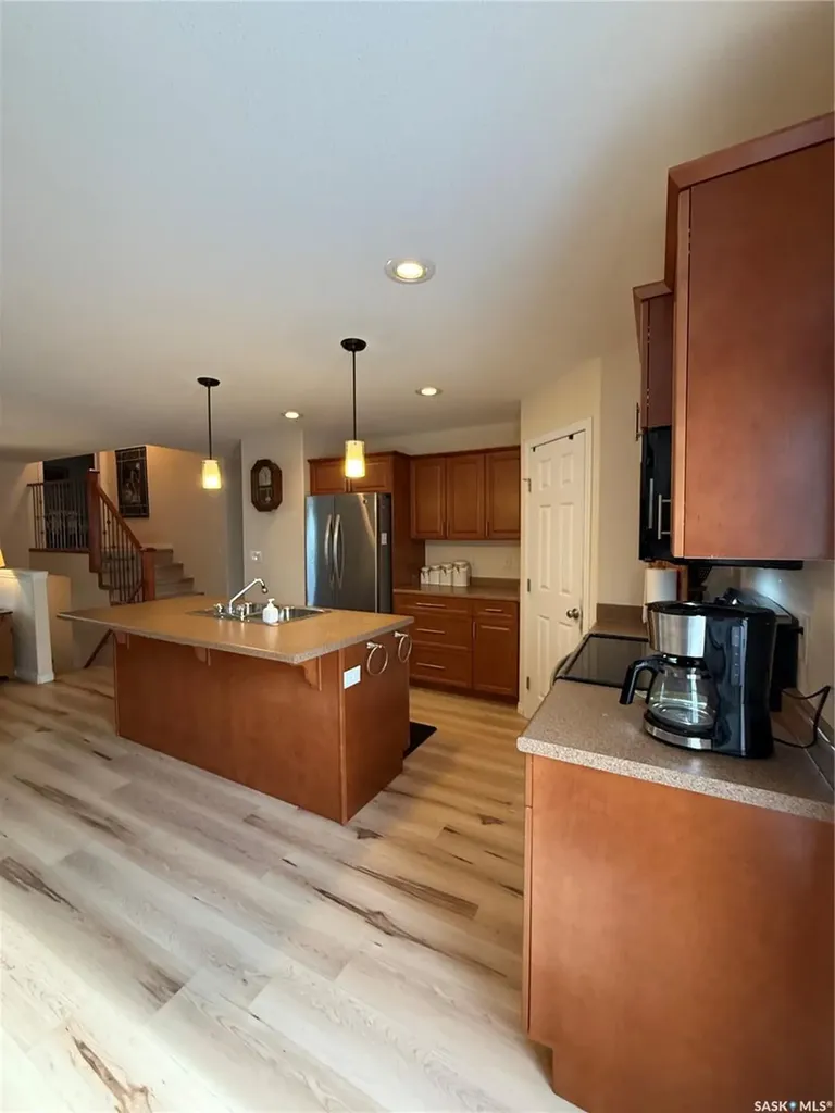 425 Y Avenue S Saskatoon SK S7M 3J8
