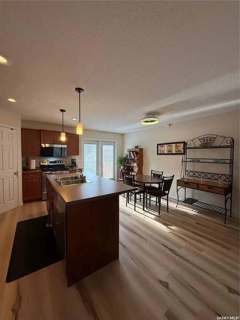 425 Y Avenue S Saskatoon SK S7M 3J8