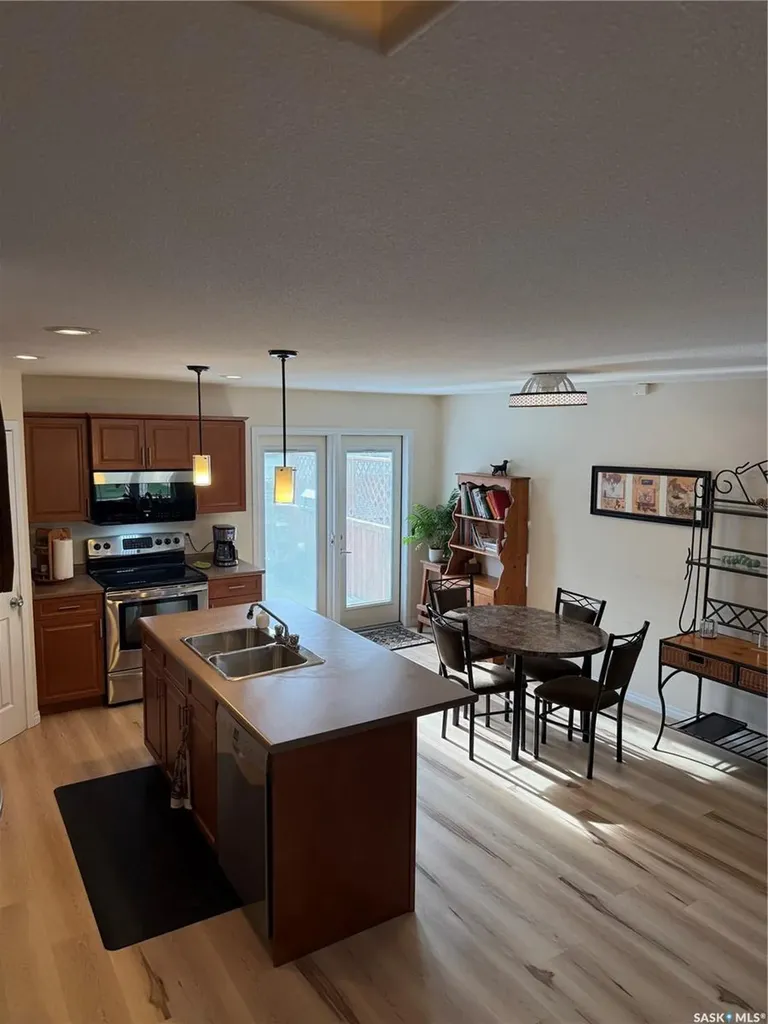 425 Y Avenue S Saskatoon SK S7M 3J8