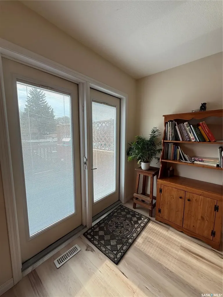 425 Y Avenue S Saskatoon SK S7M 3J8