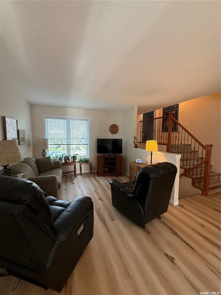 425 Y Avenue S Saskatoon SK S7M 3J8