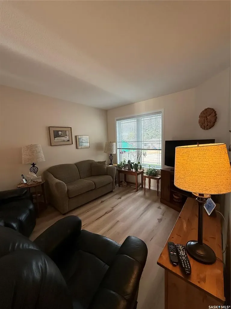 425 Y Avenue S Saskatoon SK S7M 3J8
