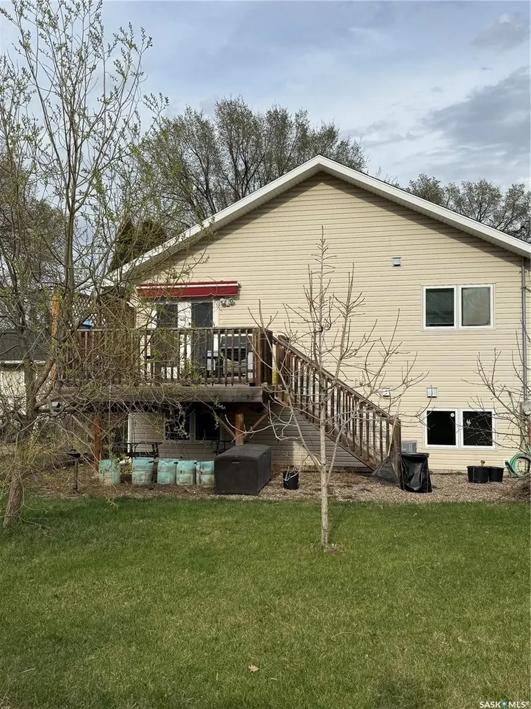 425 Y Avenue S Saskatoon SK S7M 3J8