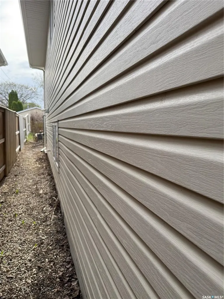 425 Y Avenue S Saskatoon SK S7M 3J8