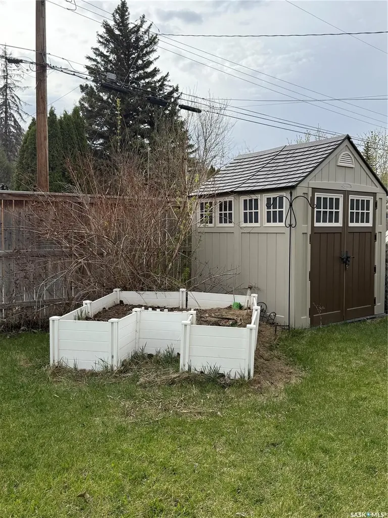 425 Y Avenue S Saskatoon SK S7M 3J8