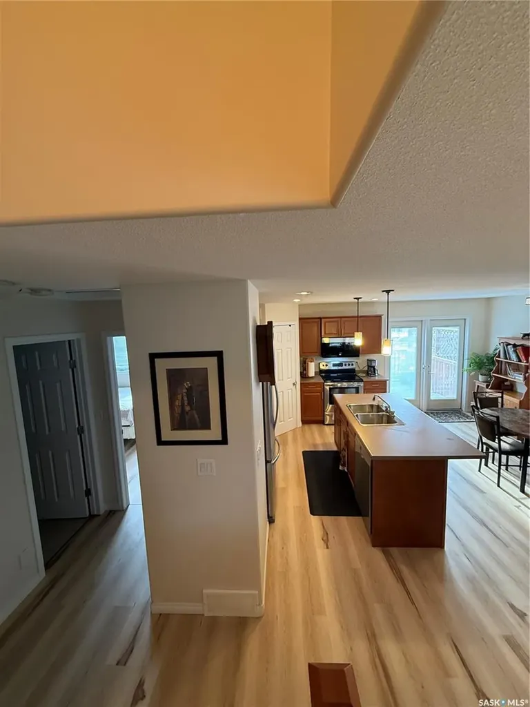 425 Y Avenue S Saskatoon SK S7M 3J8