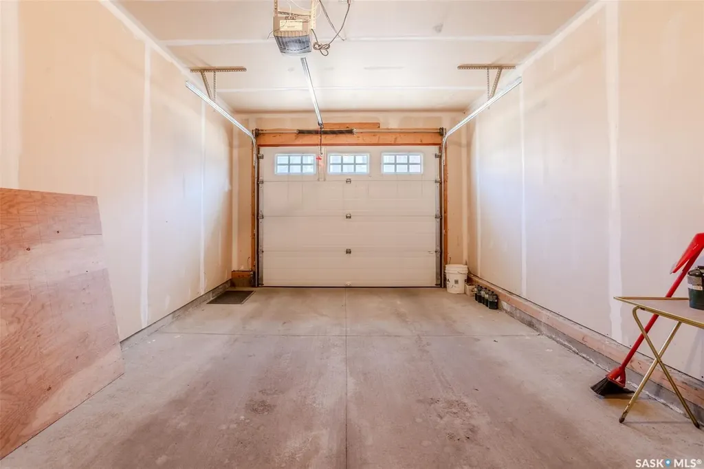 105 Lynd Crescent Saskatoon SK S7T 0C3