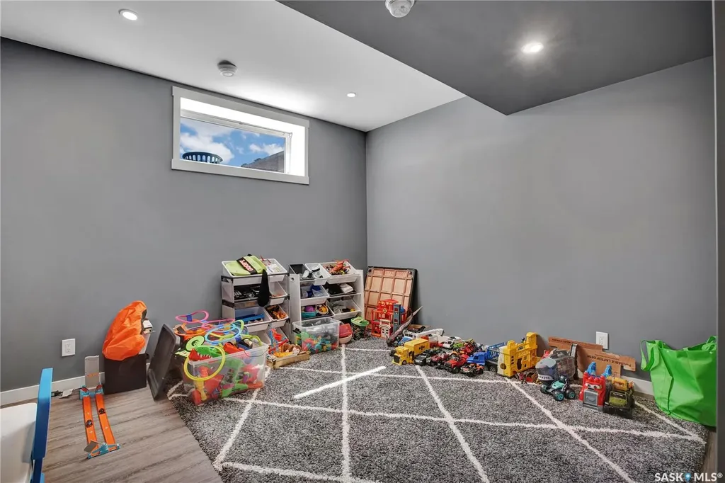 923 Kloppenburg Crescent Saskatoon SK S7W 0P2