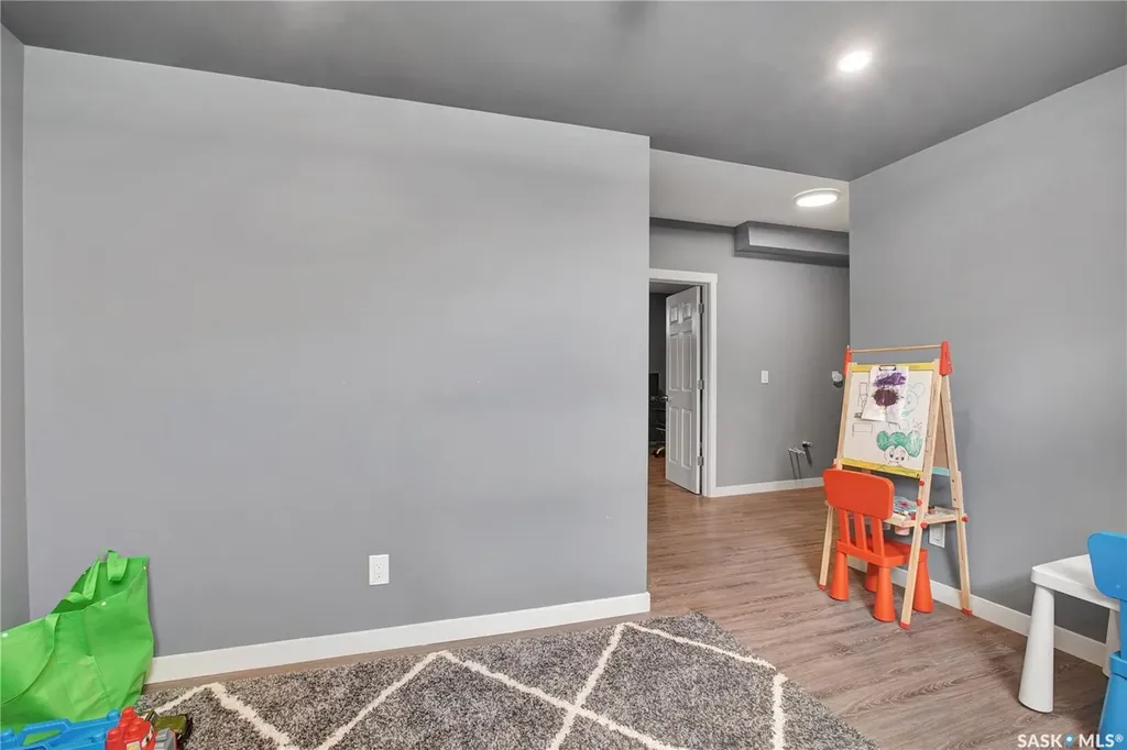 923 Kloppenburg Crescent Saskatoon SK S7W 0P2