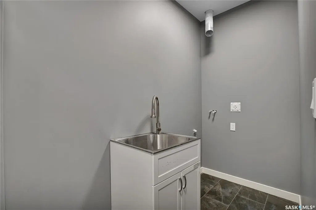 923 Kloppenburg Crescent Saskatoon SK S7W 0P2