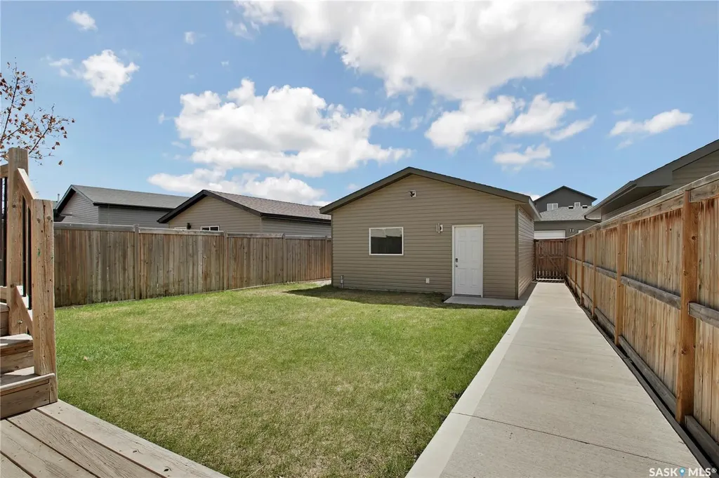 923 Kloppenburg Crescent Saskatoon SK S7W 0P2