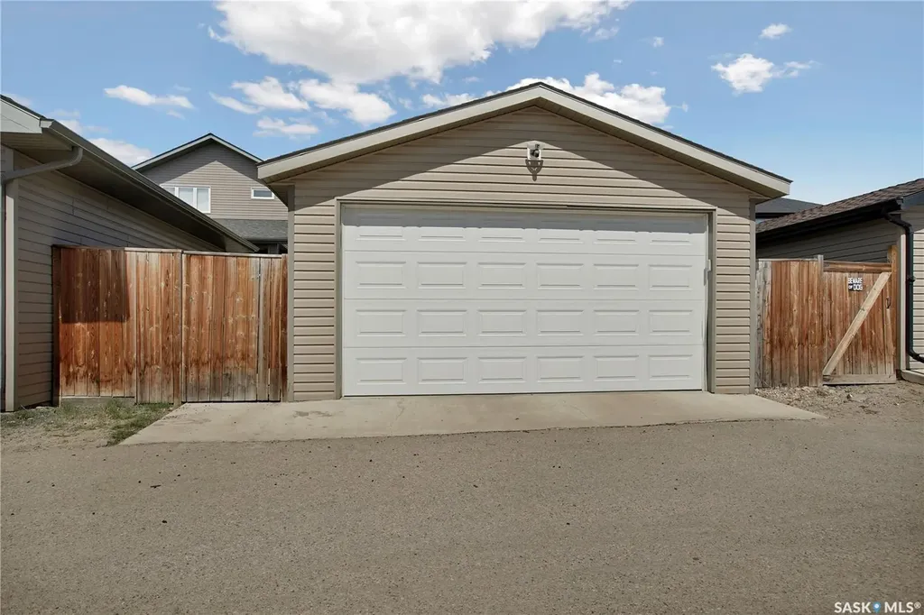 923 Kloppenburg Crescent Saskatoon SK S7W 0P2