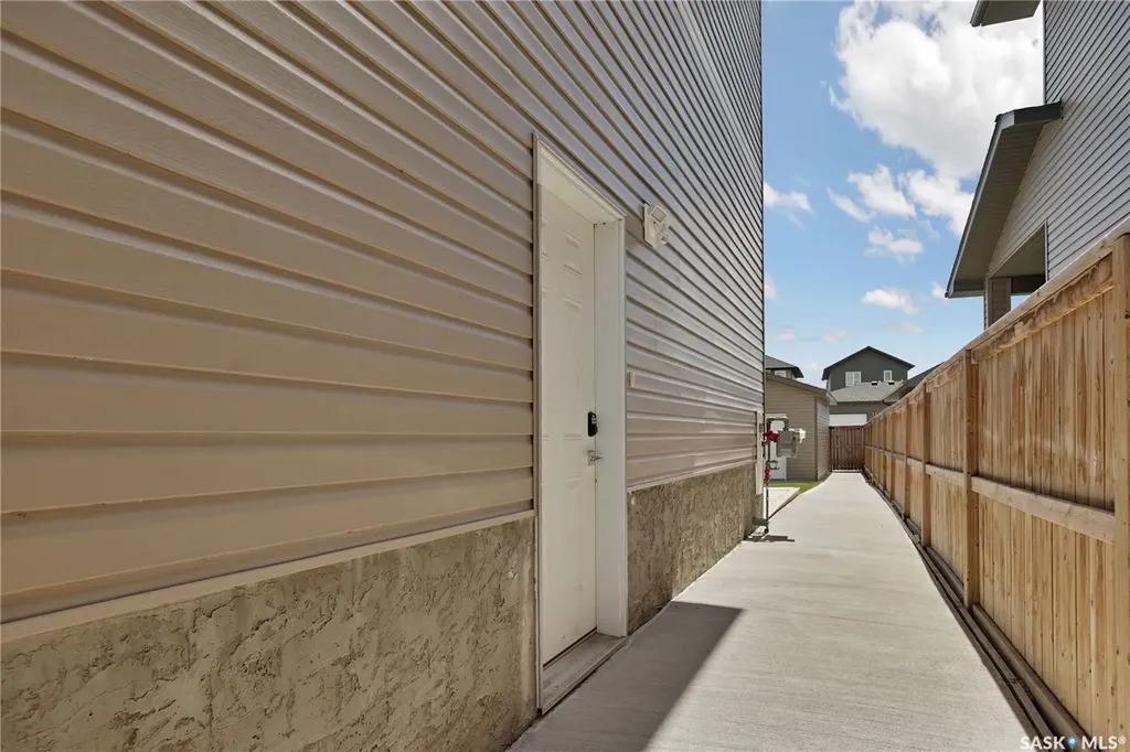 923 Kloppenburg Crescent Saskatoon SK S7W 0P2
