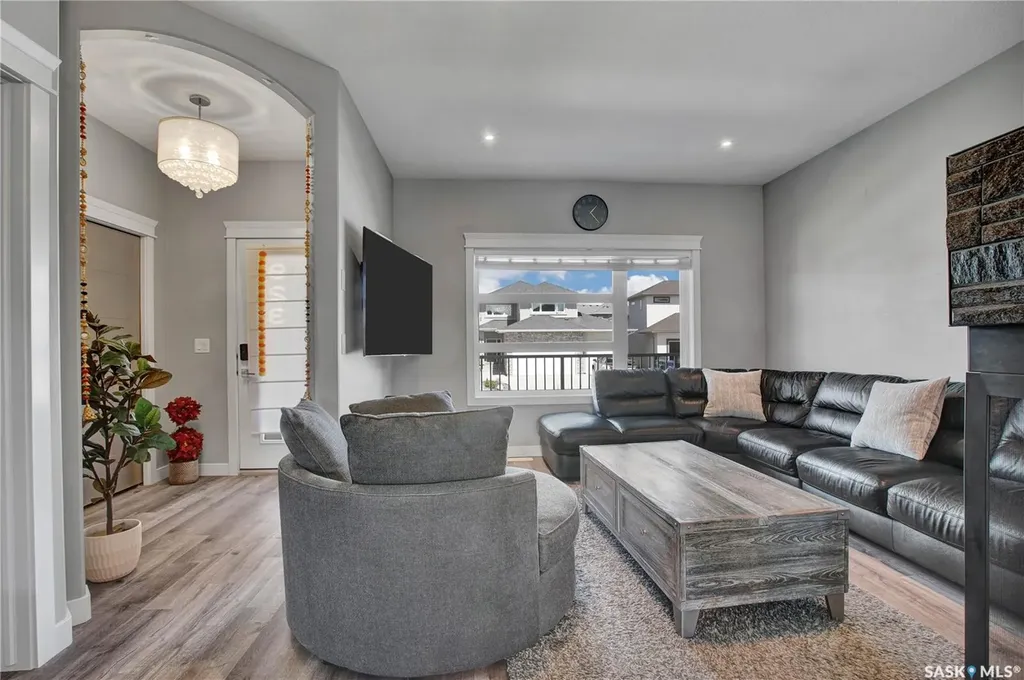 923 Kloppenburg Crescent Saskatoon SK S7W 0P2