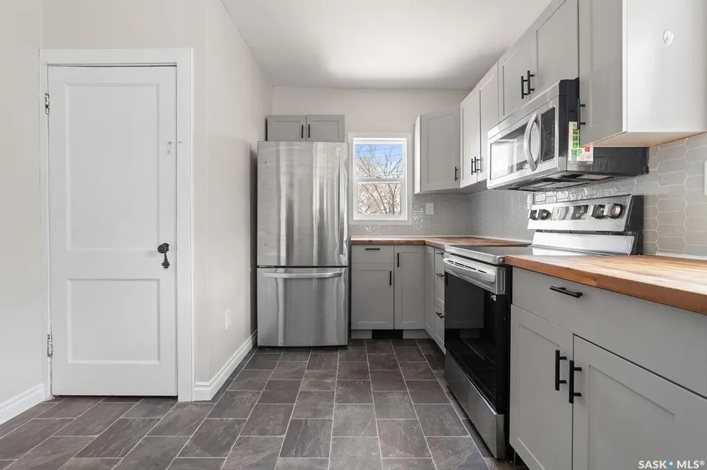1171 Montague Street Regina SK S4T 3H8