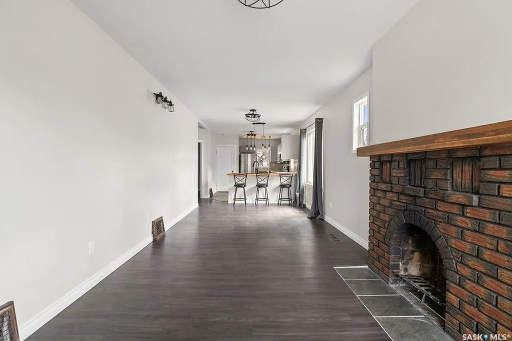 1171 Montague Street Regina SK S4T 3H8