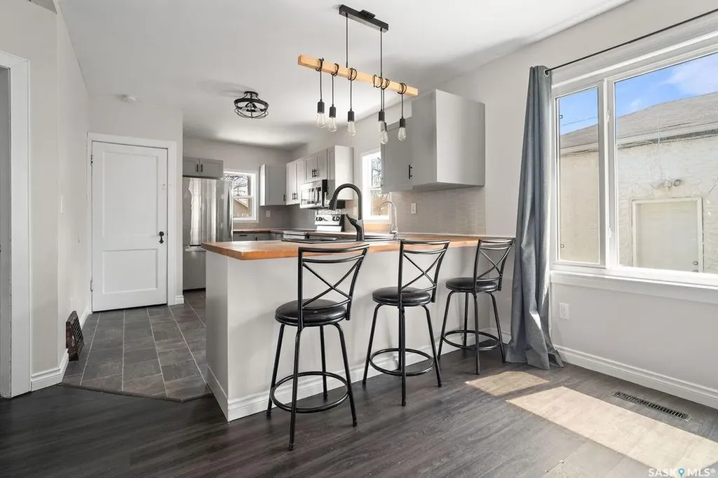 1171 Montague Street Regina SK S4T 3H8