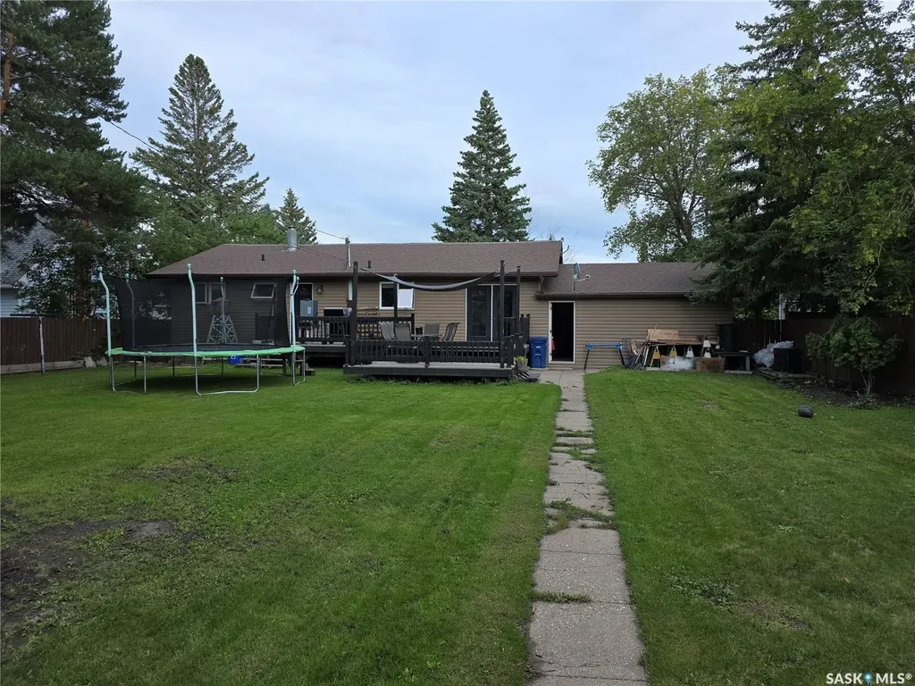 213 9th Street E Wynyard SK S0A 4T0