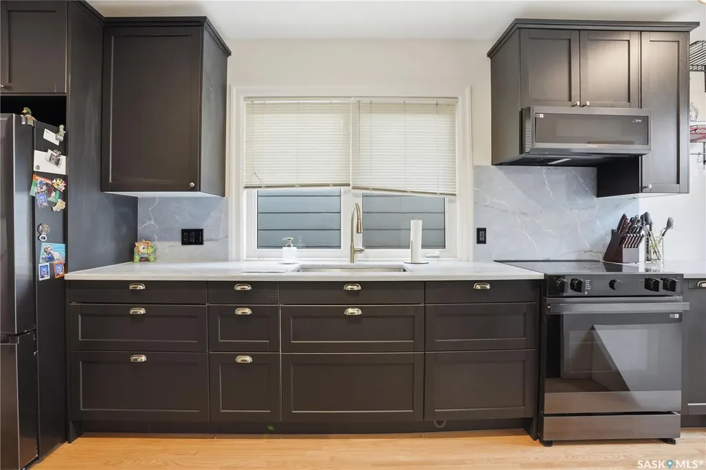 815 4th Avenue N Saskatoon SK S7K 2N3