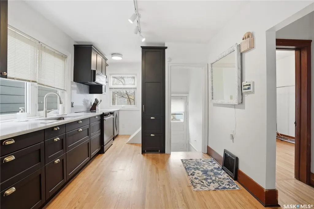 815 4th Avenue N Saskatoon SK S7K 2N3