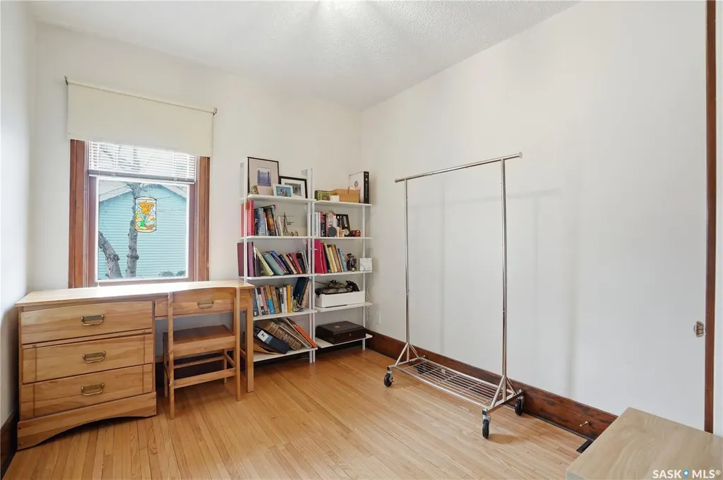 815 4th Avenue N Saskatoon SK S7K 2N3