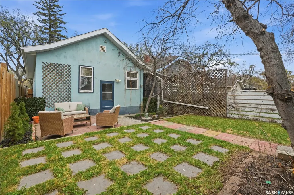 815 4th Avenue N Saskatoon SK S7K 2N3