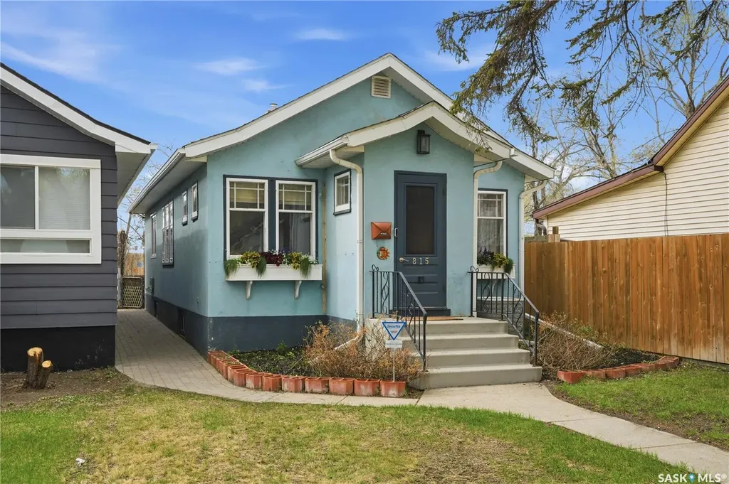 815 4th Avenue N Saskatoon SK S7K 2N3