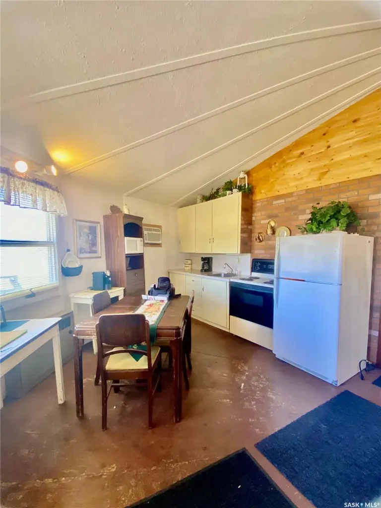 244 Parkview Road Marquis Rm No. 191 SK S0H 2X0