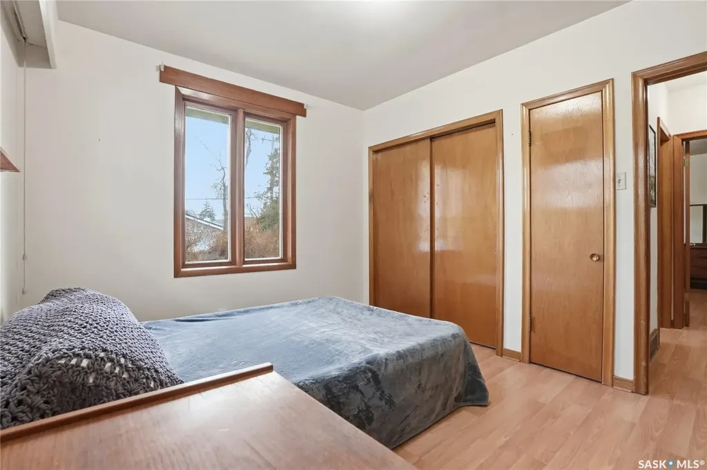 517 Copland Crescent Saskatoon SK S7H 2Z4