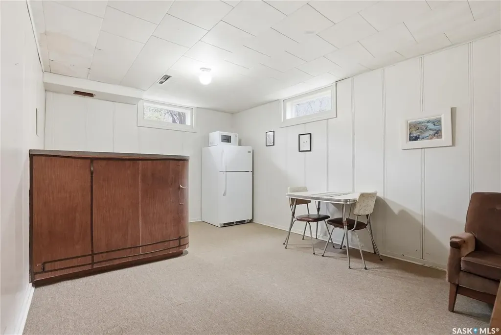 517 Copland Crescent Saskatoon SK S7H 2Z4