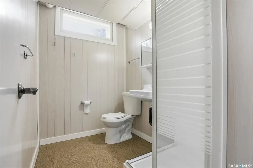 517 Copland Crescent Saskatoon SK S7H 2Z4