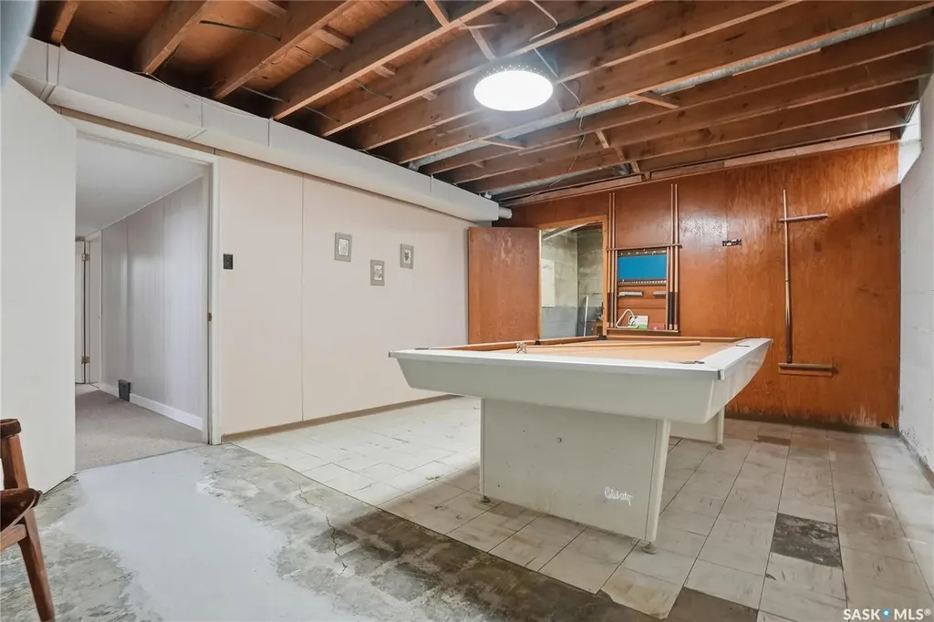 517 Copland Crescent Saskatoon SK S7H 2Z4