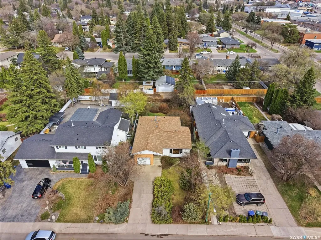 517 Copland Crescent Saskatoon SK S7H 2Z4