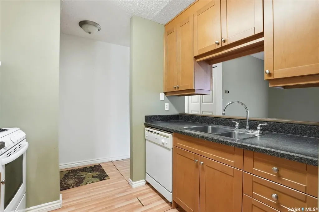 431 4th Avenue N Saskatoon SK S7K 2M4
