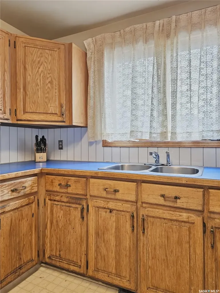 802 Ridpath Road Rosetown SK S0L 2V0