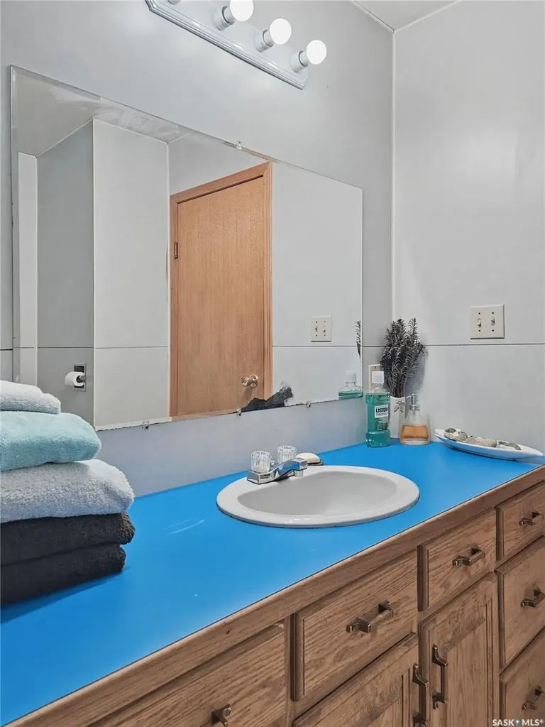 802 Ridpath Road Rosetown SK S0L 2V0