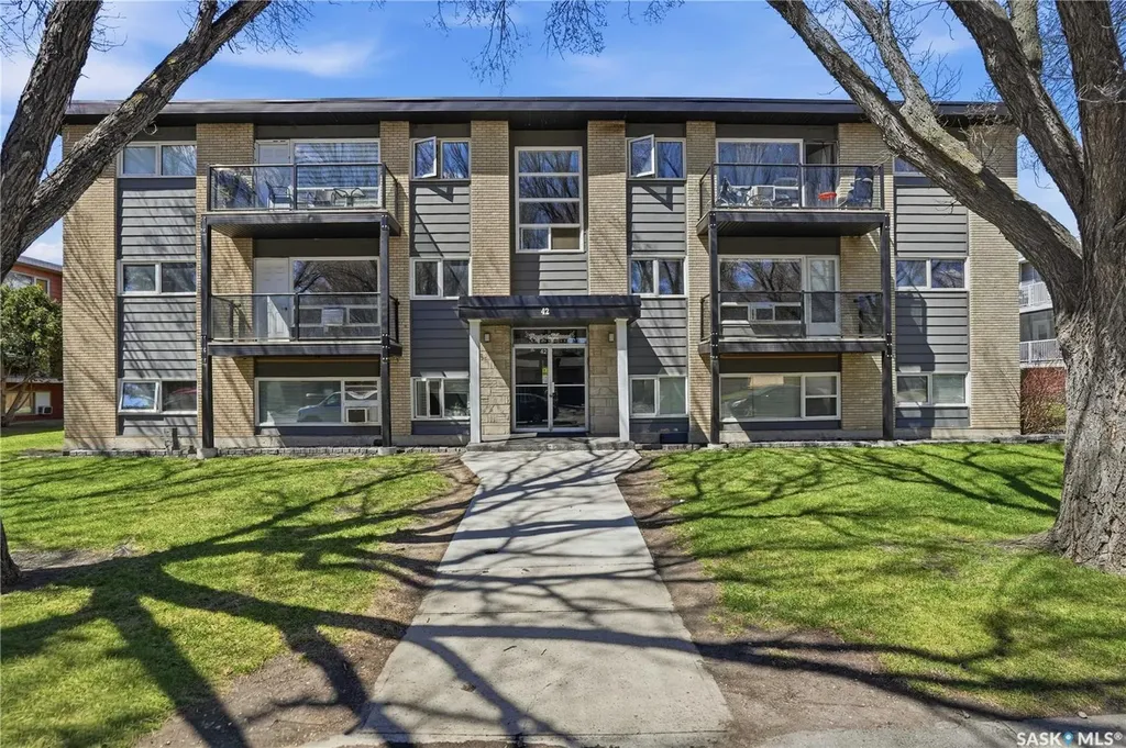 42 Spence Street Regina SK S4S 4H4