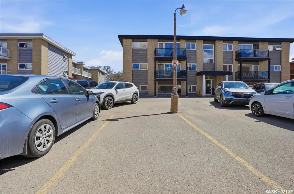 42 Spence Street Regina SK S4S 4H4