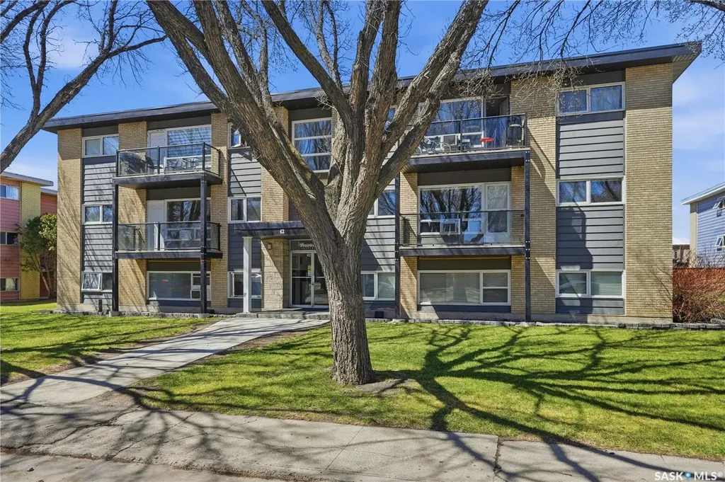 42 Spence Street Regina SK S4S 4H4