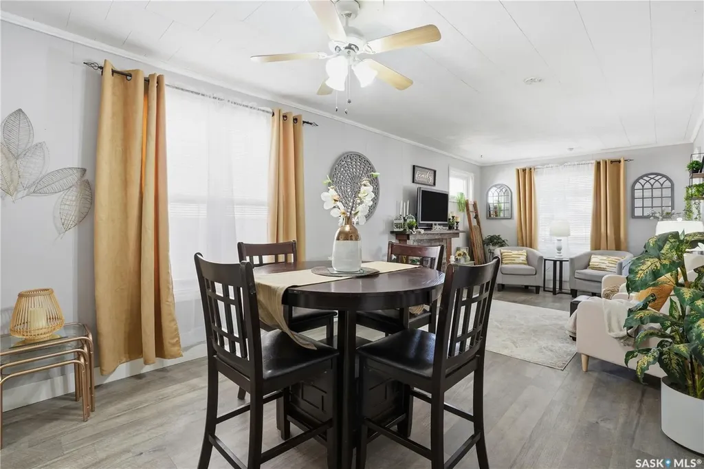 1150 3rd Avenue NE Moose Jaw SK S6H 1G1