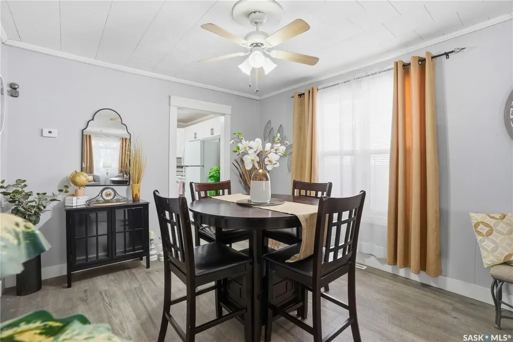 1150 3rd Avenue NE Moose Jaw SK S6H 1G1