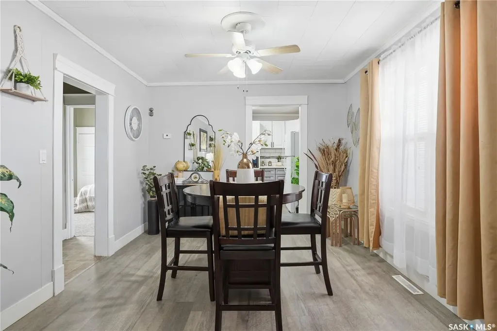 1150 3rd Avenue NE Moose Jaw SK S6H 1G1