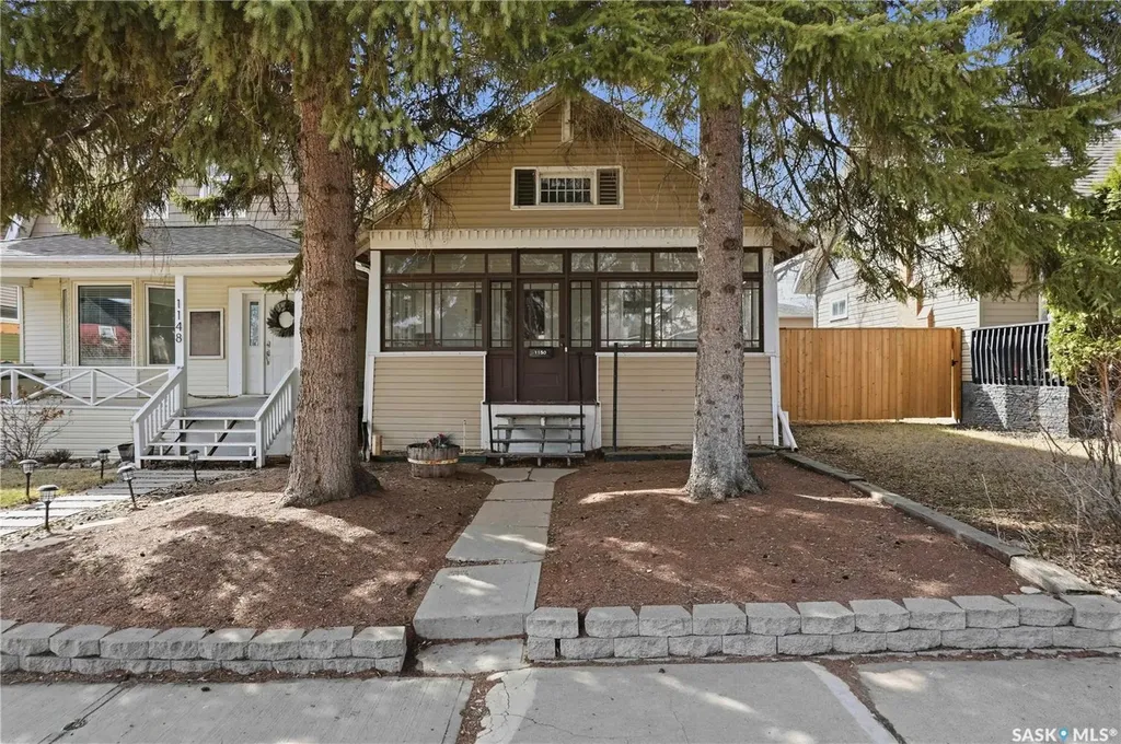 1150 3rd Avenue NE Moose Jaw SK S6H 1G1