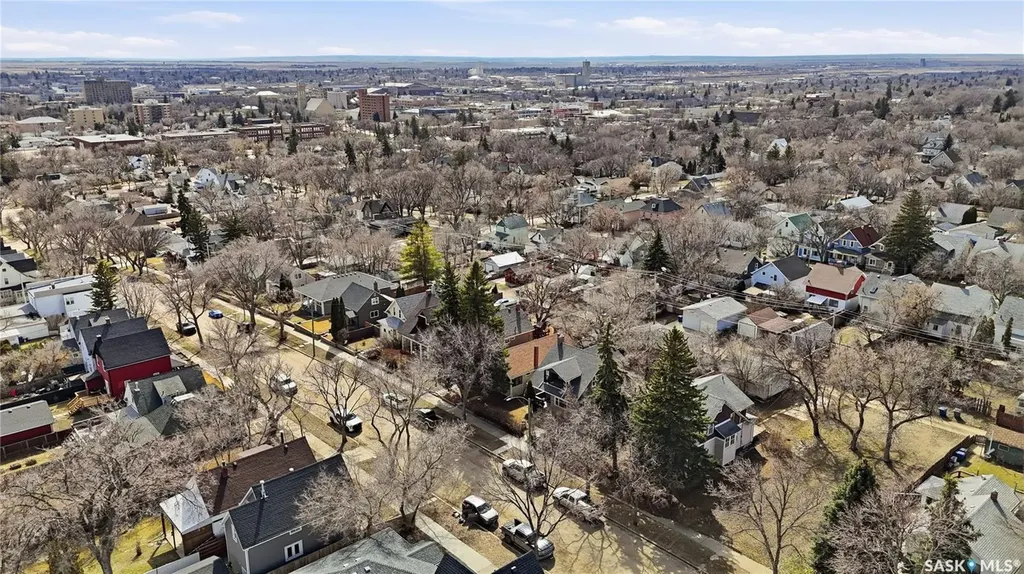 1150 3rd Avenue NE Moose Jaw SK S6H 1G1