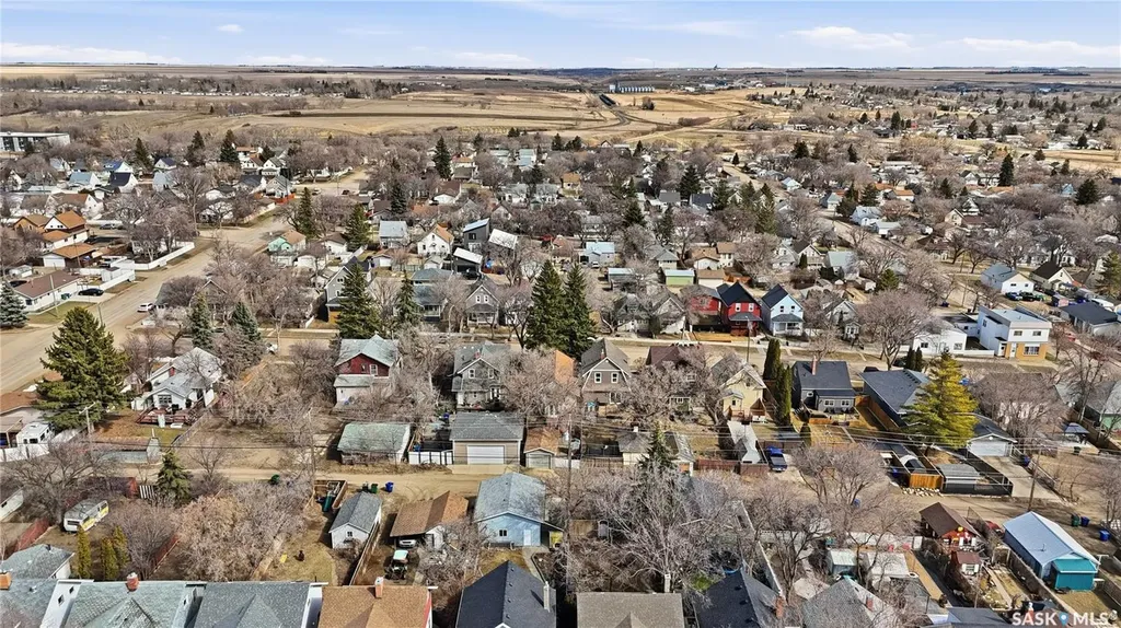 1150 3rd Avenue NE Moose Jaw SK S6H 1G1